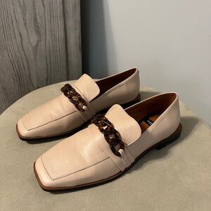 Angel Alarcon Cream Leather Loafers with Tortoise Chain